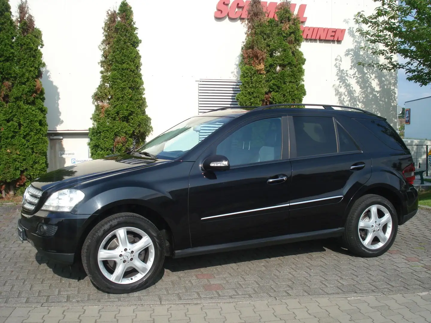 Mercedes-Benz ML 320 .SPORTPAKET ! TÜV-NEU ! 185.000KM ! TOP ! Zwart - 1