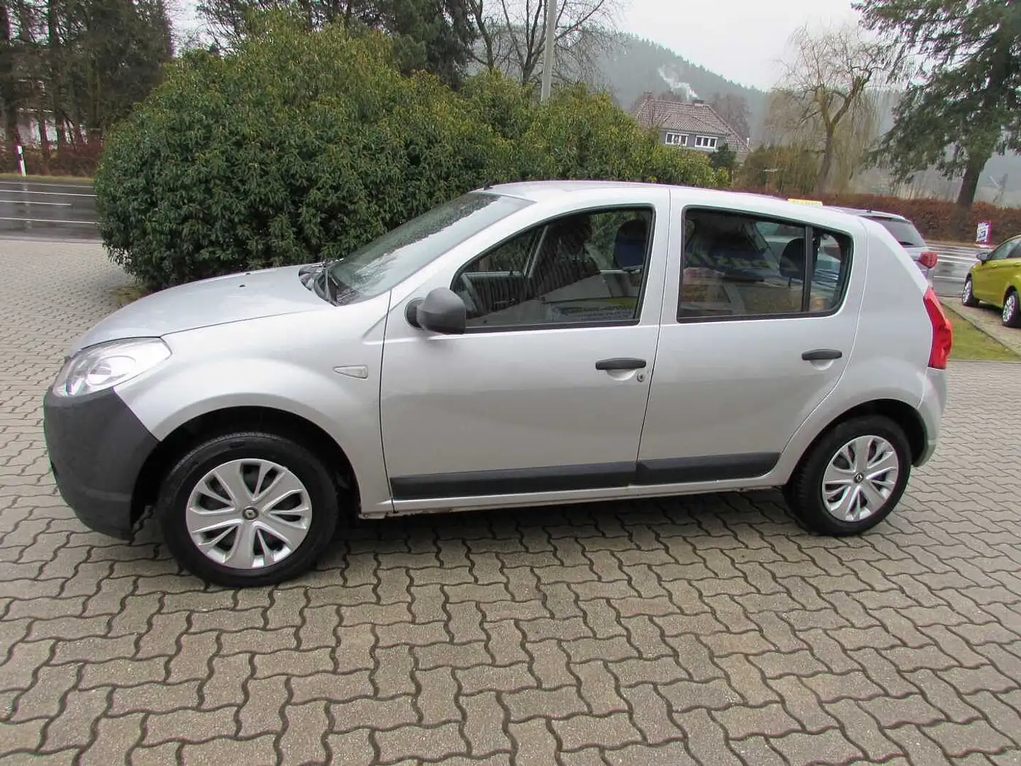 Dacia Sandero 1.4 MPI Silber - 2