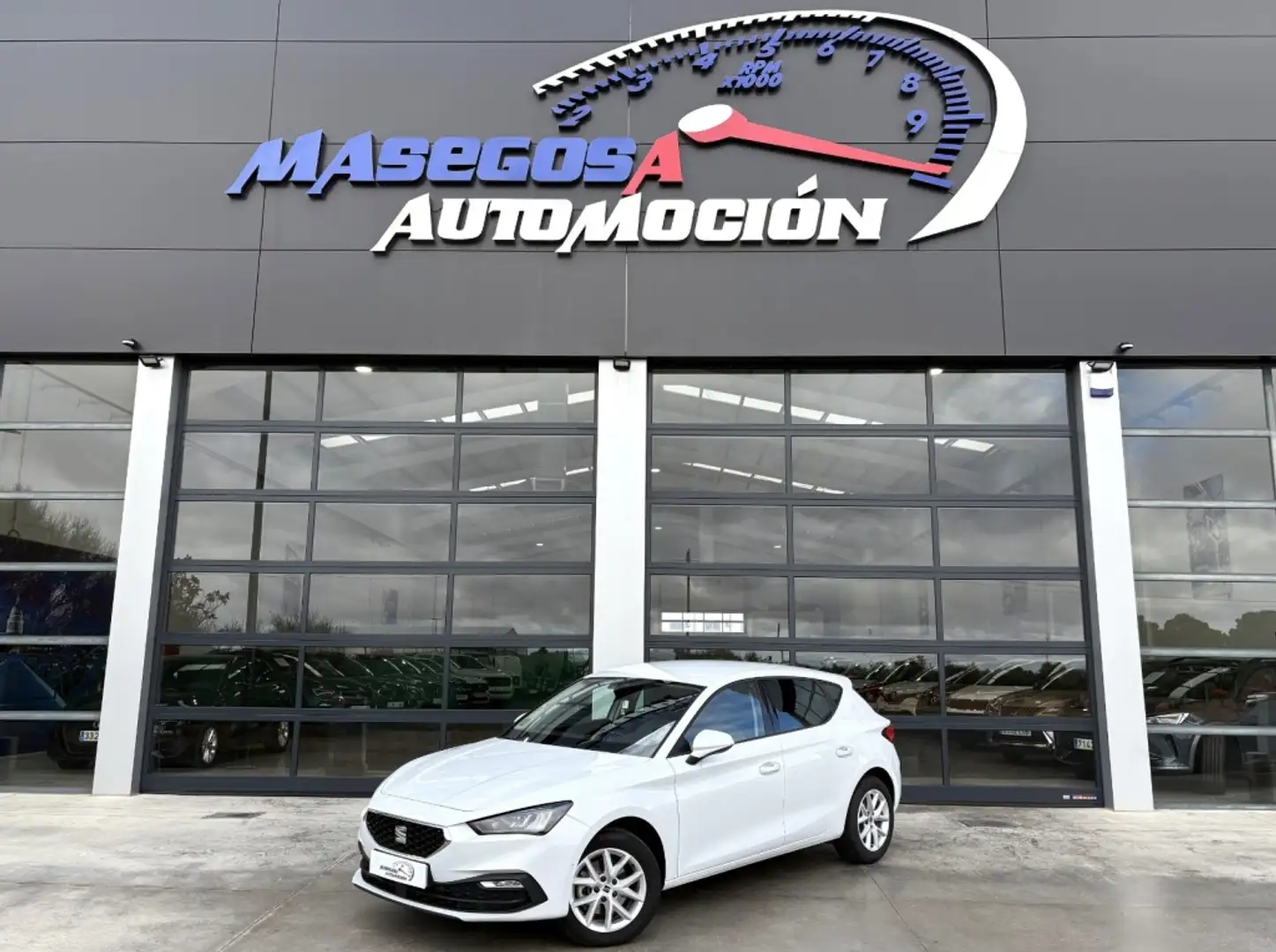 SEAT Leon 1.0 TSI S&S Style 25º Aniversario 110 Wit - 1
