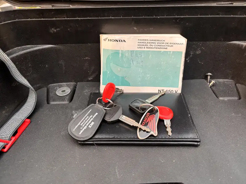 Honda NT 650 - foto 8