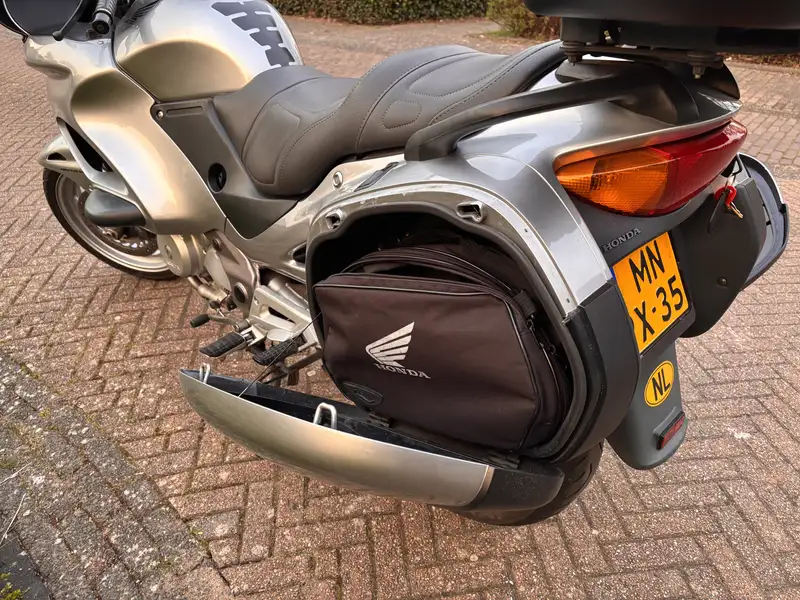 Honda NT 650 - foto 6