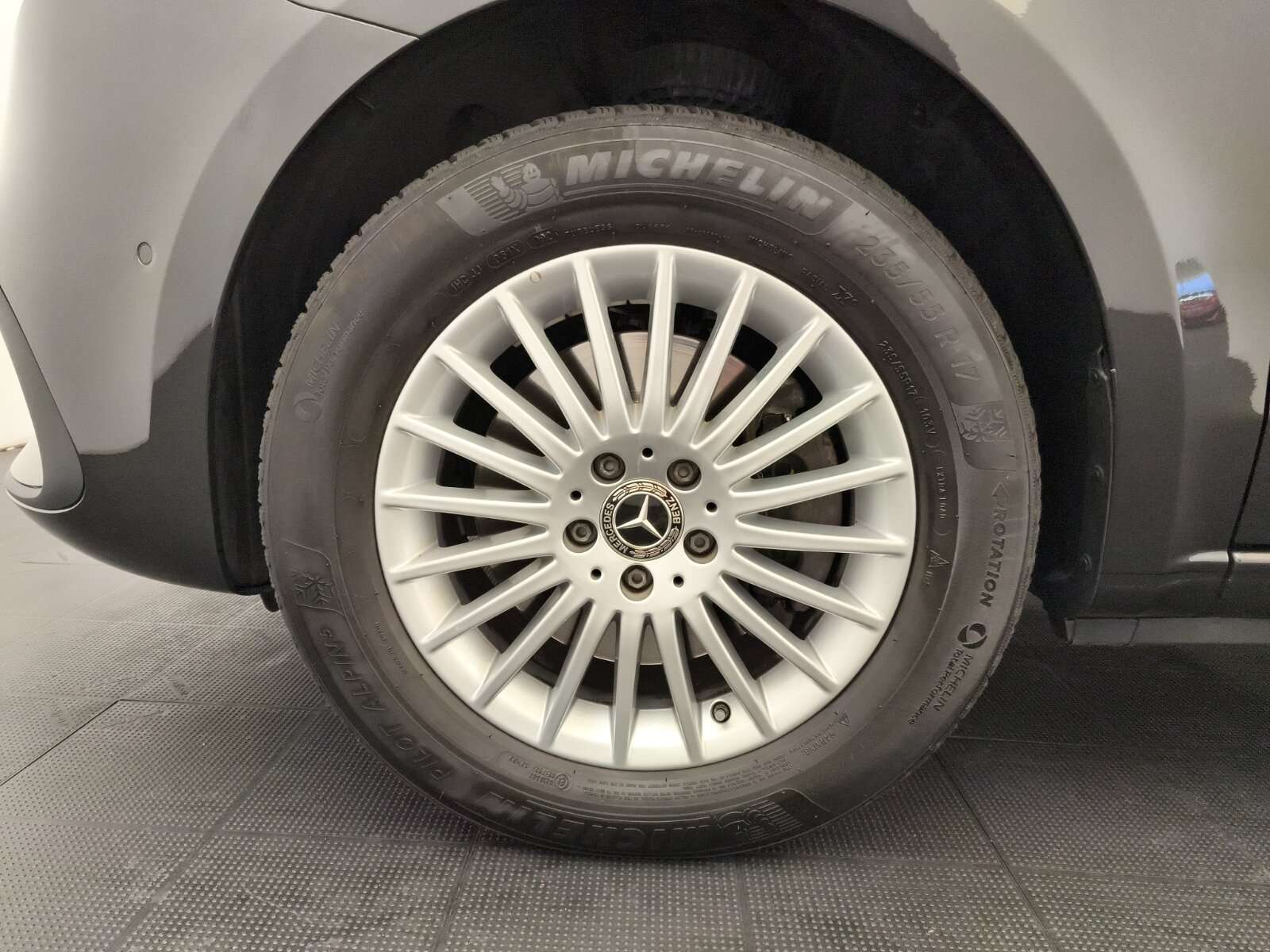 Mercedes-Benz V 220