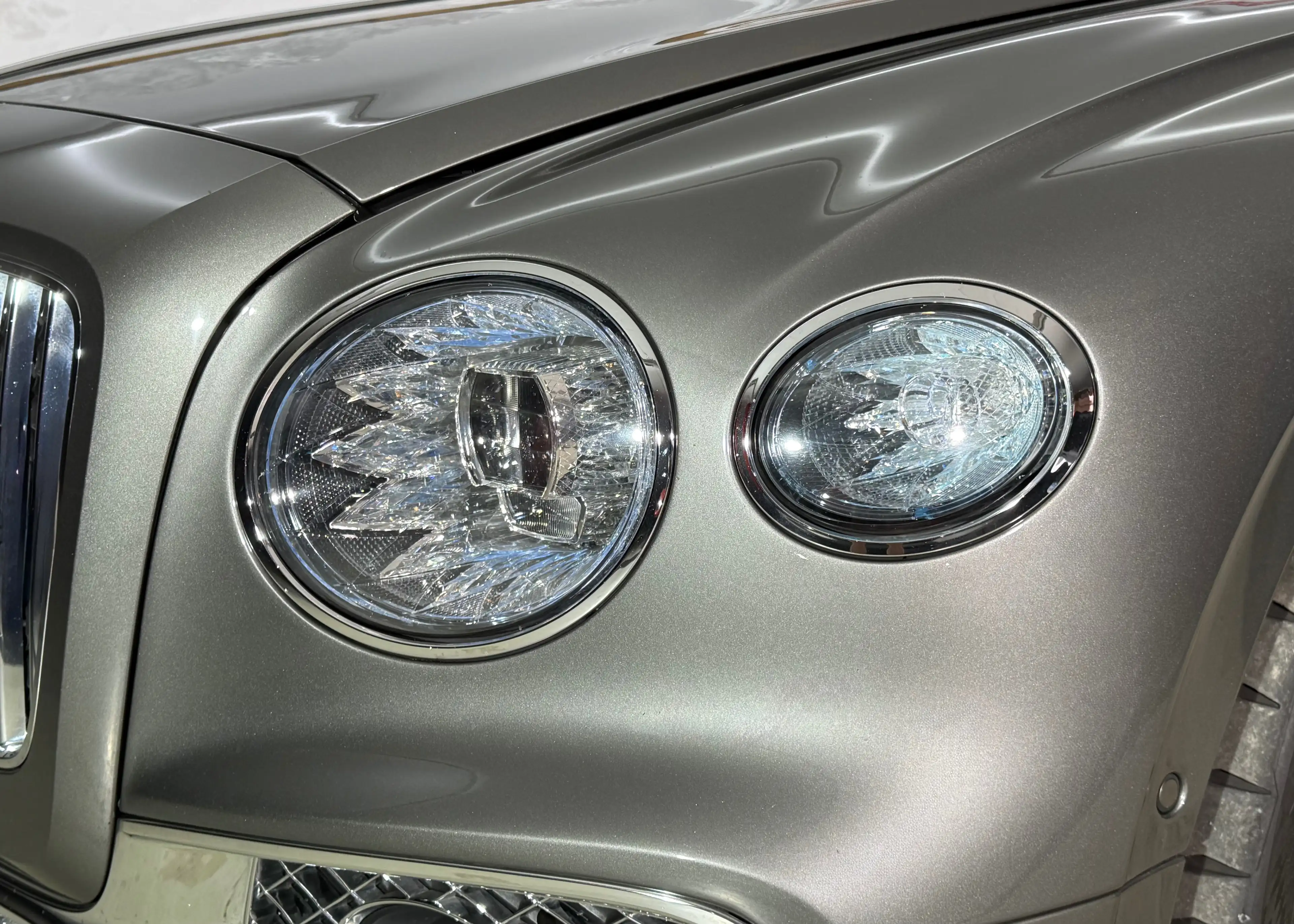 Bentley Flying Spur Flying Spur V6 Hybrid/Mulliner Felgen/Naim — photo 8