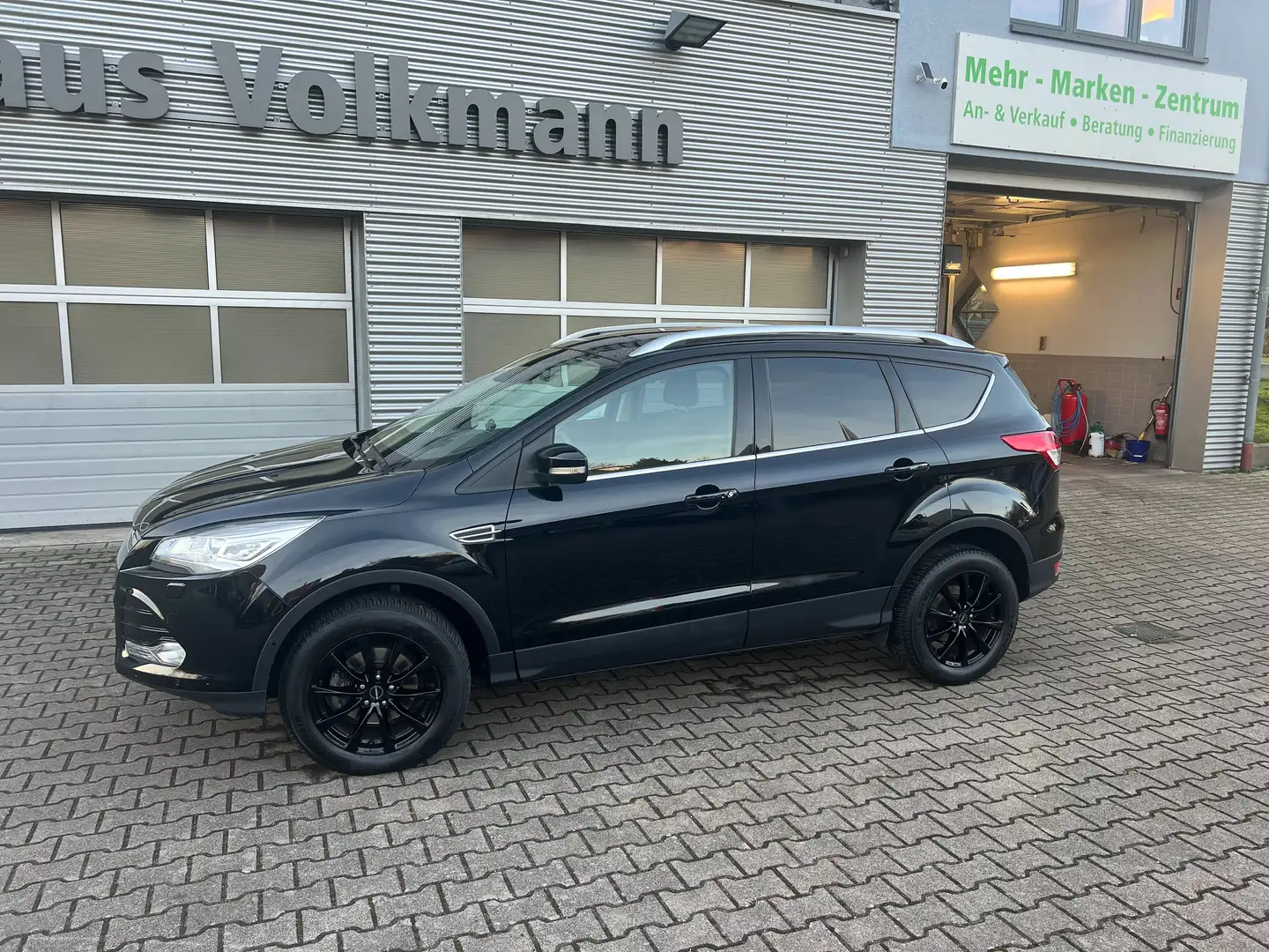 Ford Kuga Titanium Panoramadach Frontscheibenheizung Noir - 2