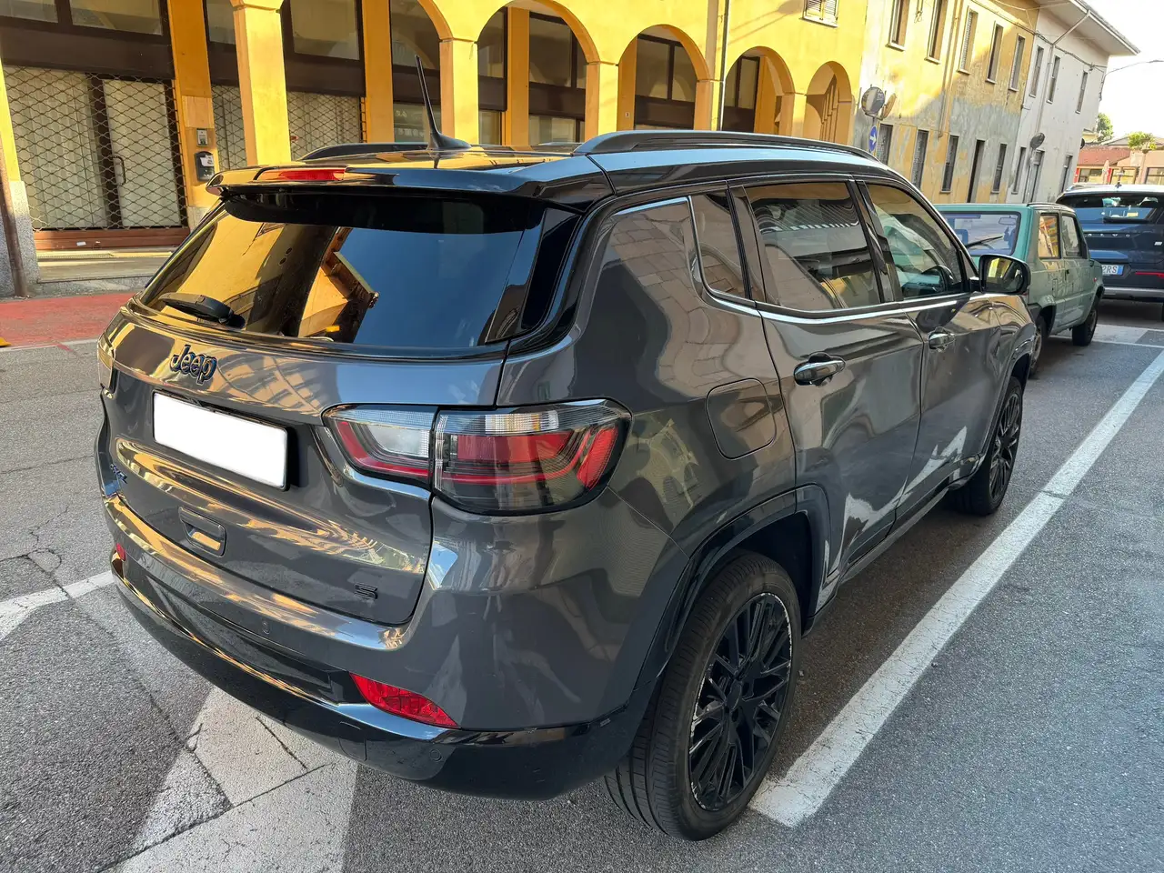 Jeep Compass II 2023 1.3 turbo t4 phev S 4xe auto, миниатюра 4