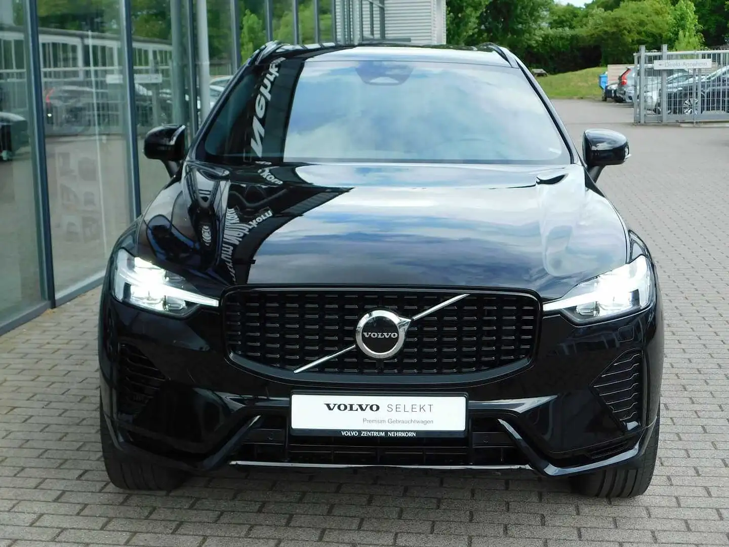 Volvo XC60 T6 AWD Recharge R-Design 'Glasdach, AHK' Nero - 2