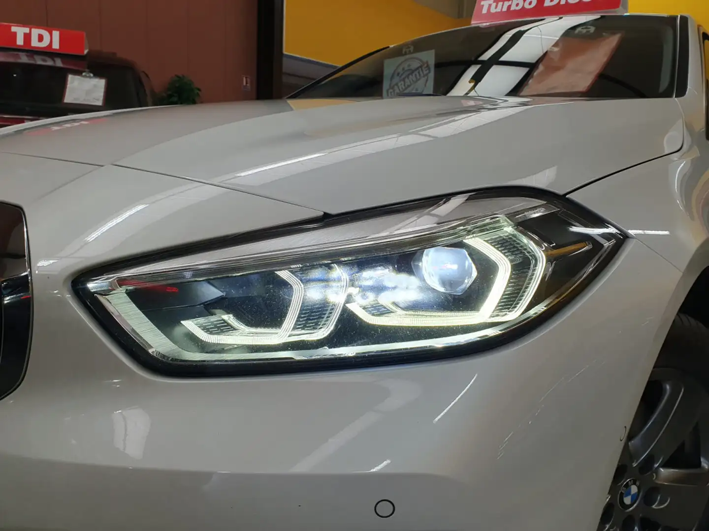BMW 116 d Advantage business Edition Blanc - 2
