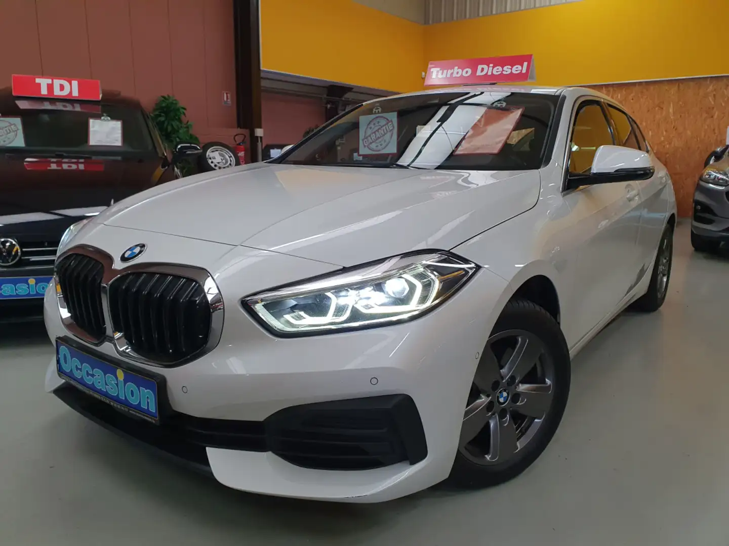 BMW 116 d Advantage business Edition Blanc - 1