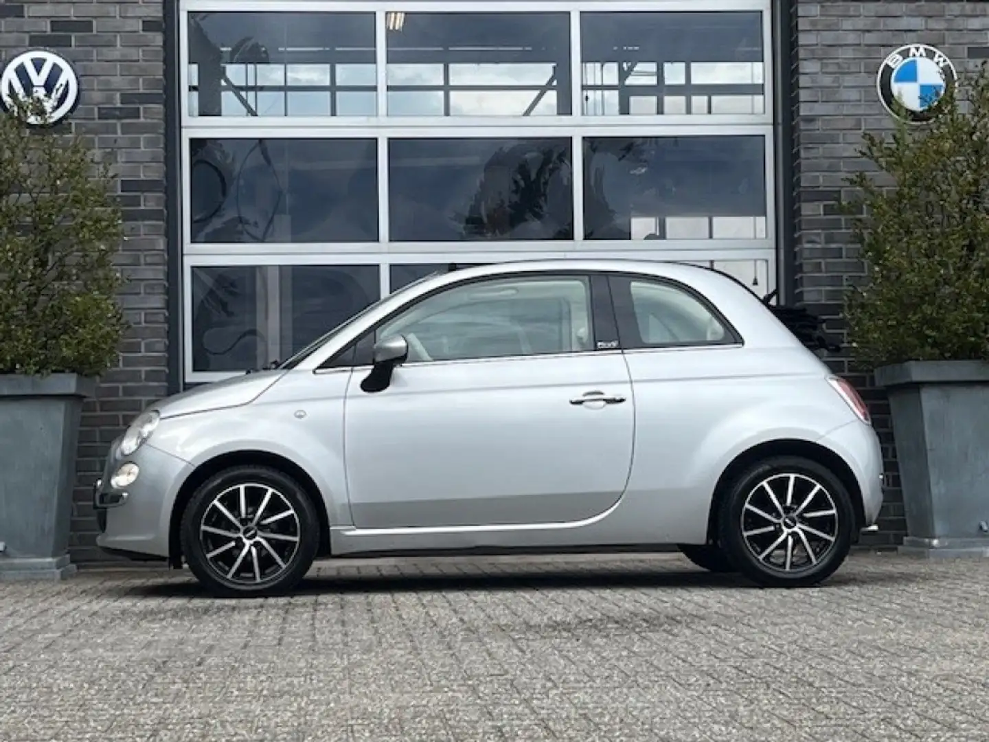 Fiat 500 1.2 LOUNGE CABRIO AIRCO CARPLAY Grijs - 2