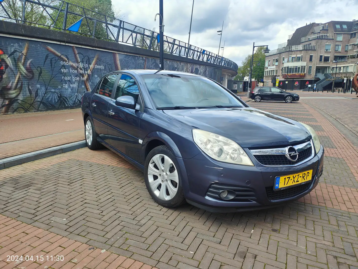 Opel Vectra 1.8-16V Executive - 1