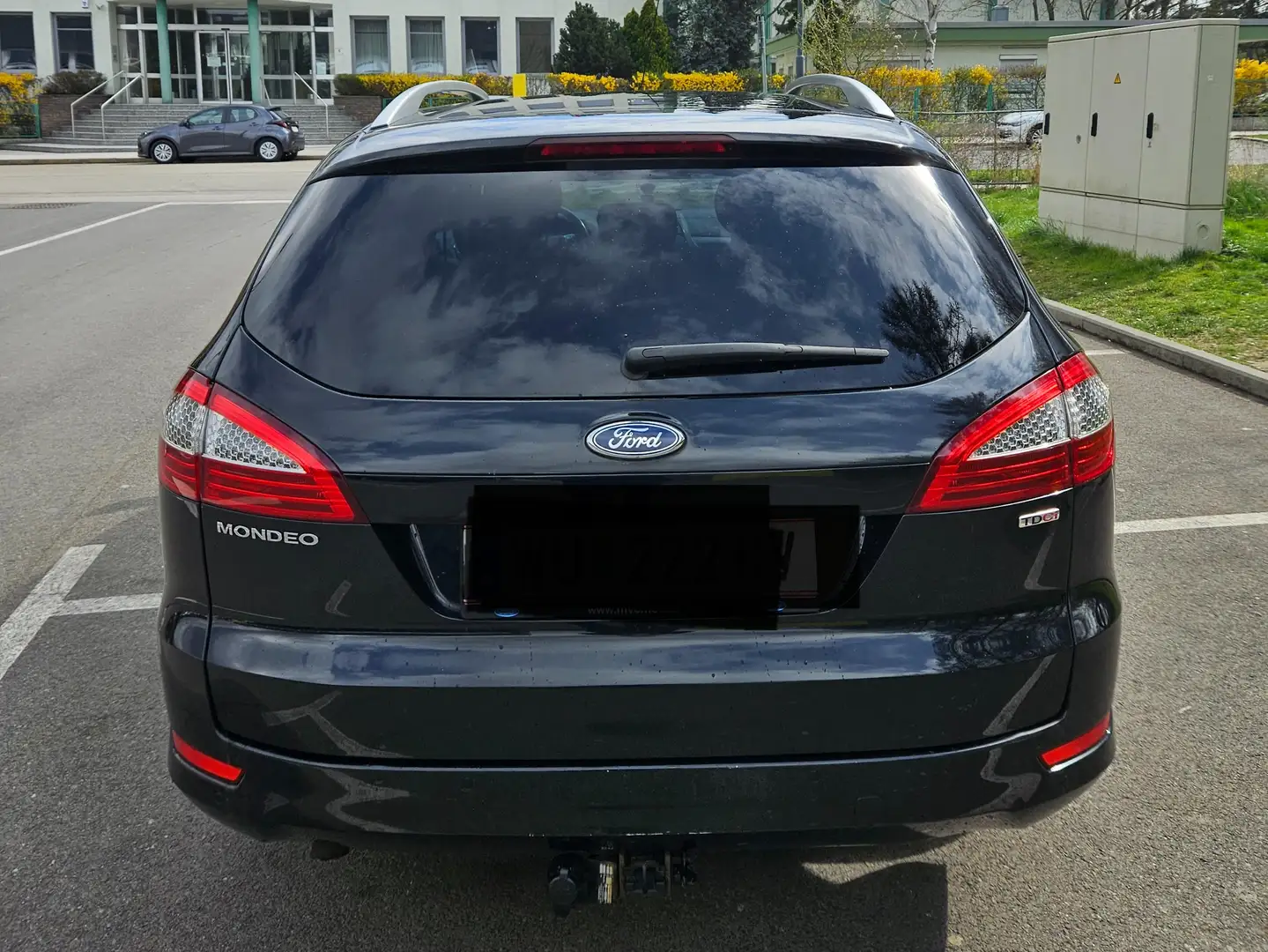 Ford Mondeo Mondeo Traveller Titanium X 2,0 TDCi DPF Titanium X Schwarz - 2