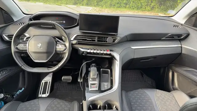 Peugeot 5008 view 11