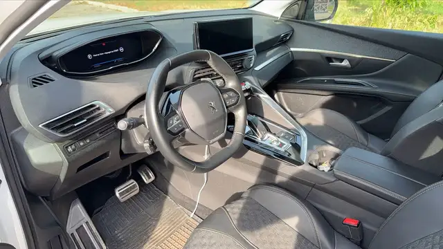Peugeot 5008 view 8