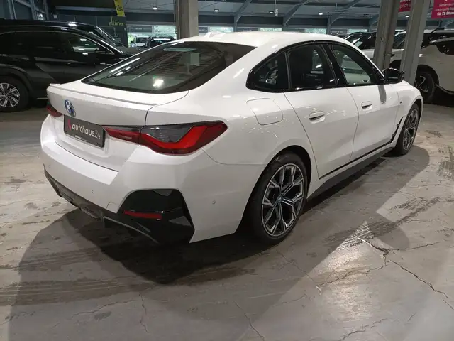 BMW I4 view 5