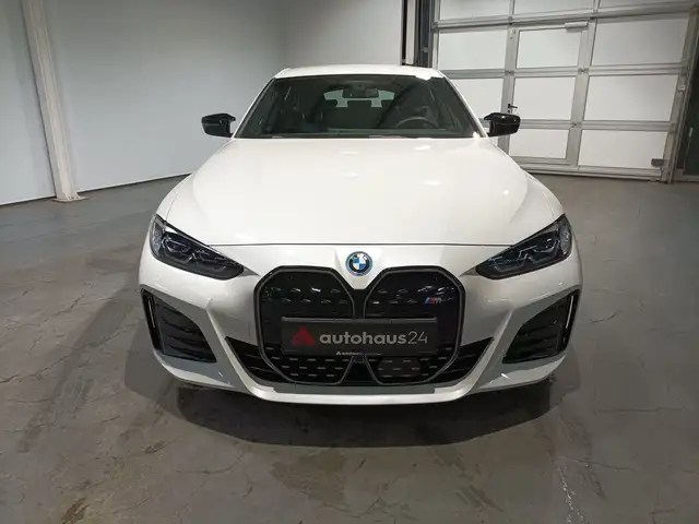 BMW I4 view 2