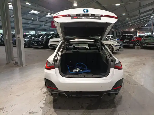 BMW I4 view 6