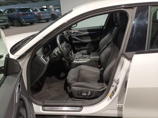 BMW I4 view 8