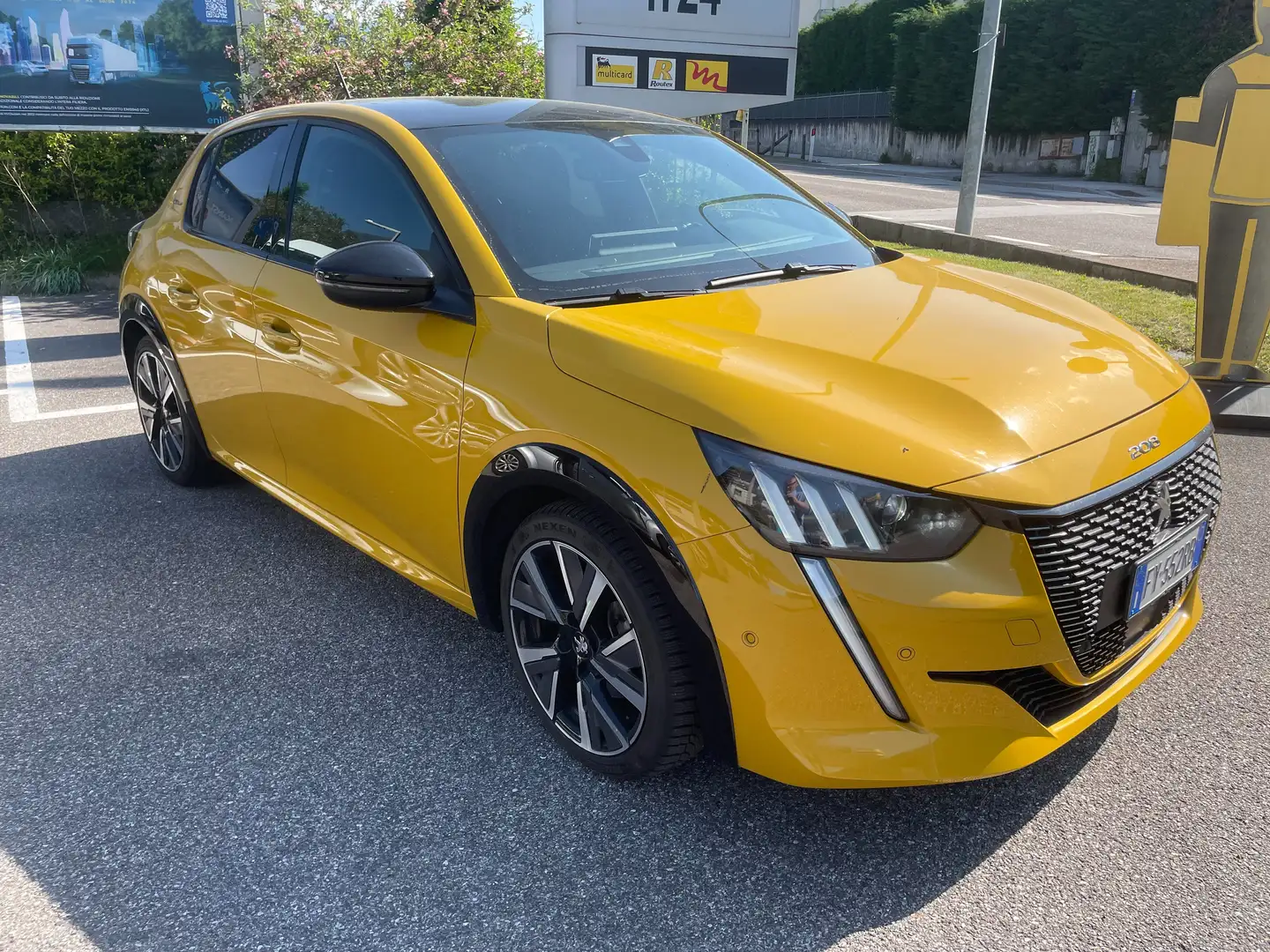 Peugeot 208 208 1.5 bluehdi GT Line s Gelb - 1