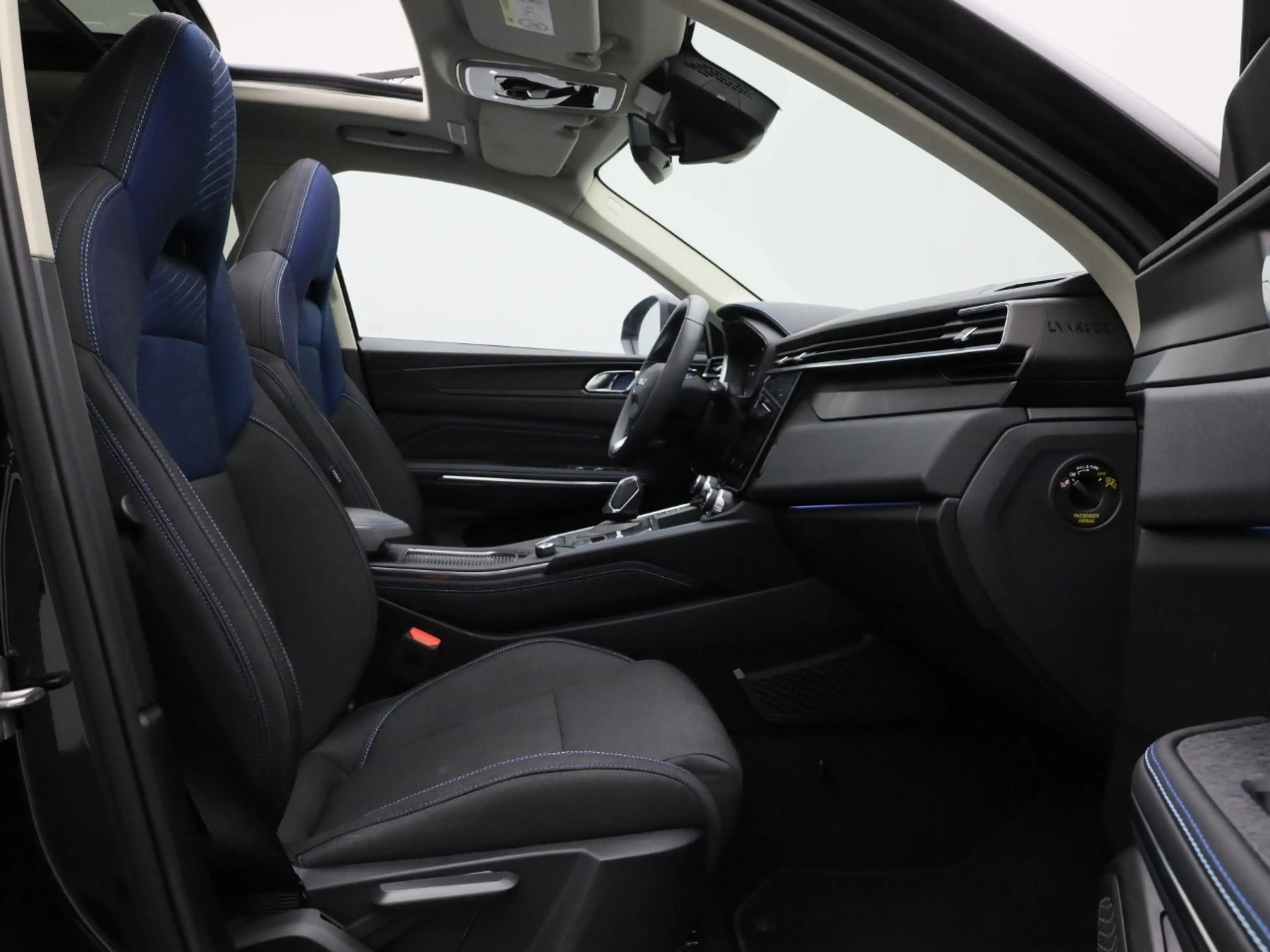 Lynk & Co 01 1.5 MY22 – 261 pk, PHEV en bomvol luxe! — photo 11