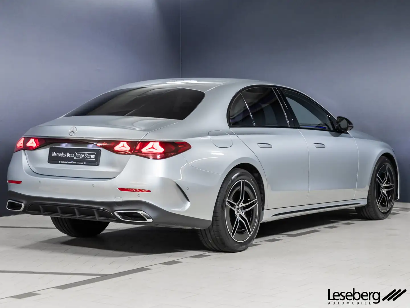 Mercedes-Benz E 200 E 200 AMG /DIG.LIGHT/Distro/Night/Ambiente/360°/ Silber - 2