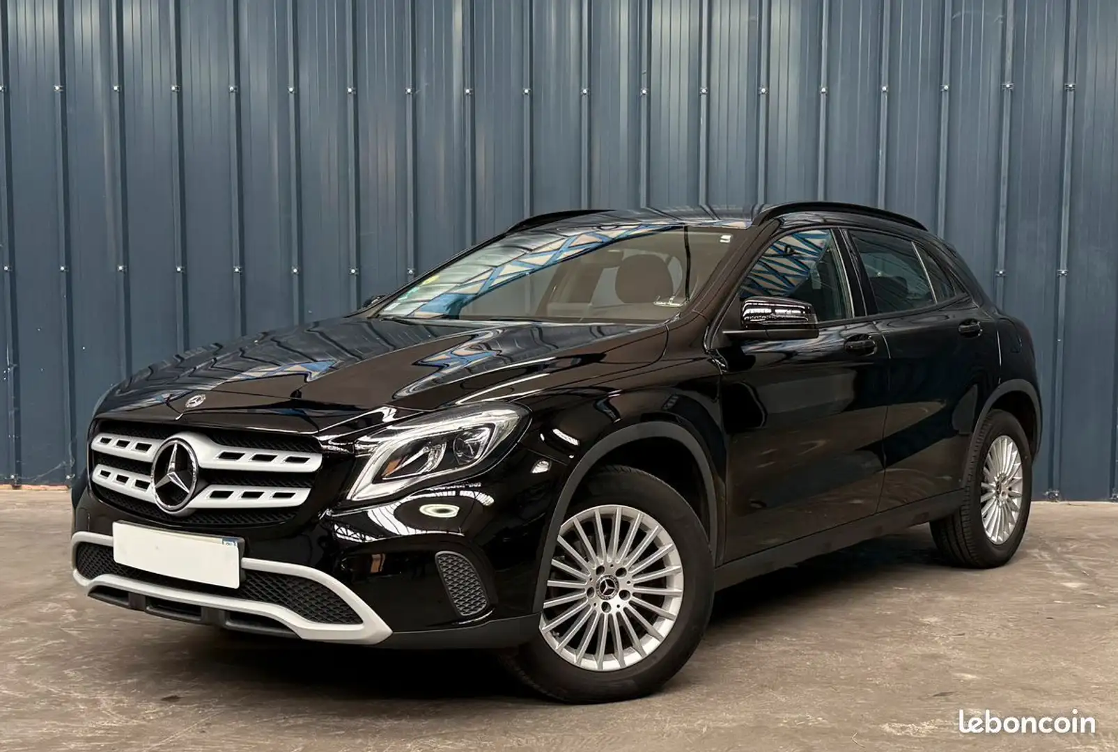 Mercedes-Benz GLA 200 Classe Mercedes 200d Inspiration État neuf Garantie 1 an Caméra Ar Apple Carplay Radar Av Schwarz - 1