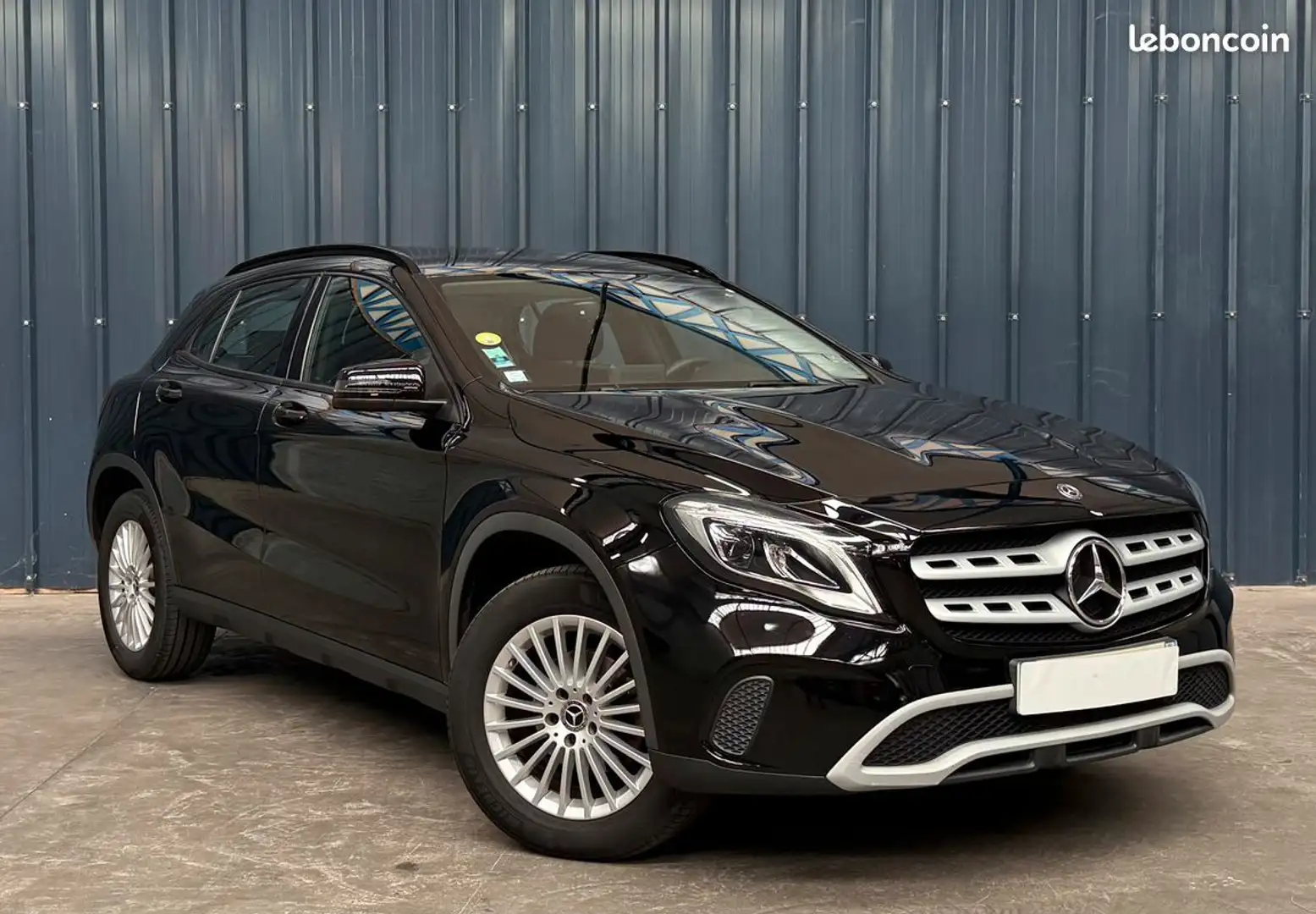 Mercedes-Benz GLA 200 Classe Mercedes 200d Inspiration État neuf Garantie 1 an Caméra Ar Apple Carplay Radar Av Schwarz - 2