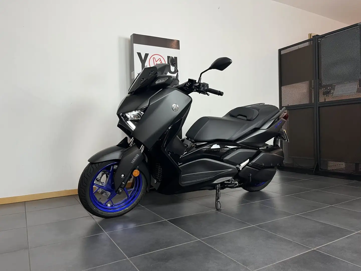 Yamaha X-Max 300 - 2