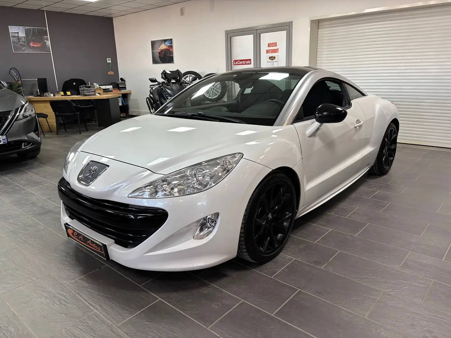Peugeot RCZ 1.6 THP 16V 156CH Blanc - 1