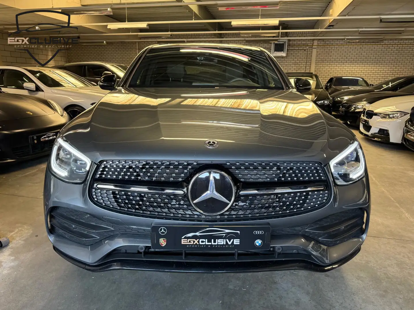Mercedes-Benz GLC 300 Coupé 300e 4MATIC Pano/Burmester/NightEdition Grijs - 2