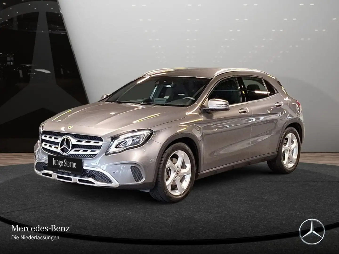 Mercedes-Benz GLA 250 4M Progressive LED Kamera Navi Laderaump Gris - 2