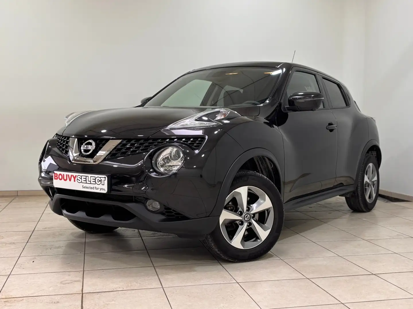 Nissan Juke 1.6i 2WD N-Connecta *NAVI*CAMERA 360*CLIM*USB*LIM* Černá - 1