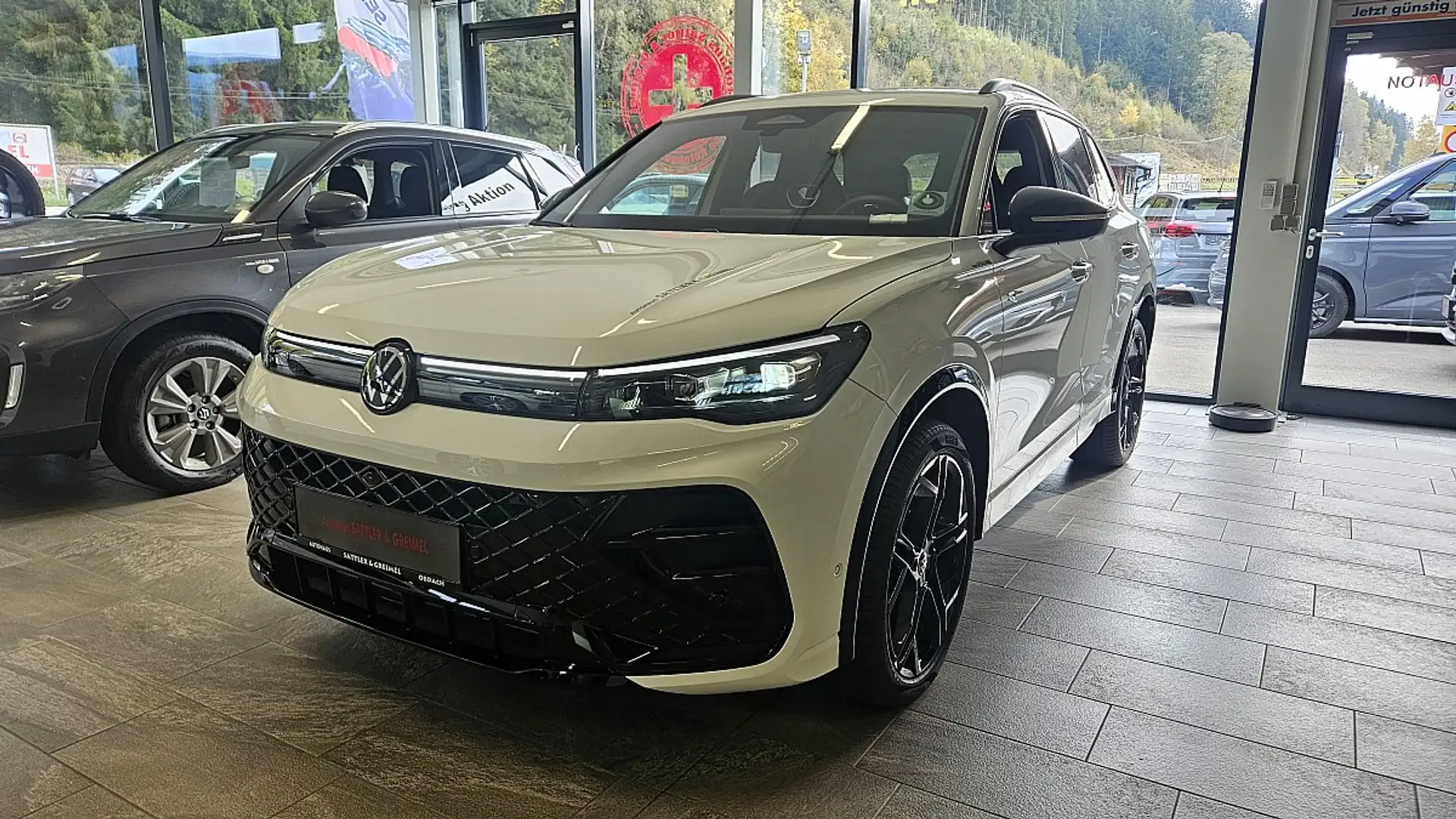 Volkswagen Tiguan 2.0 TDI SCR 4Motion R-Line DSG Wit - 2