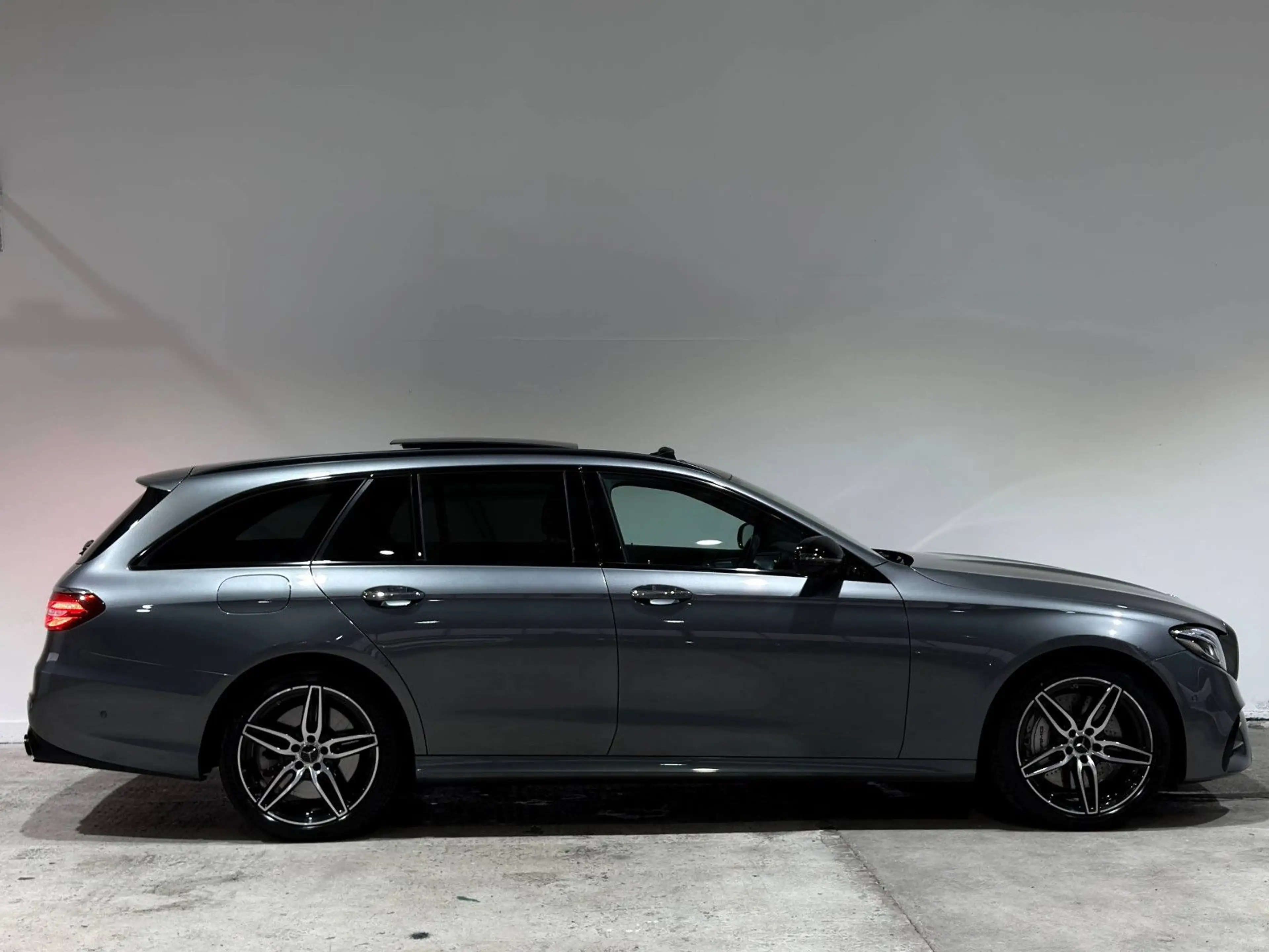 Mercedes-Benz E 53 AMG T 4M+*PANO*HuD*360°*MBEAM*NIGHT*DRIVERS — photo 4