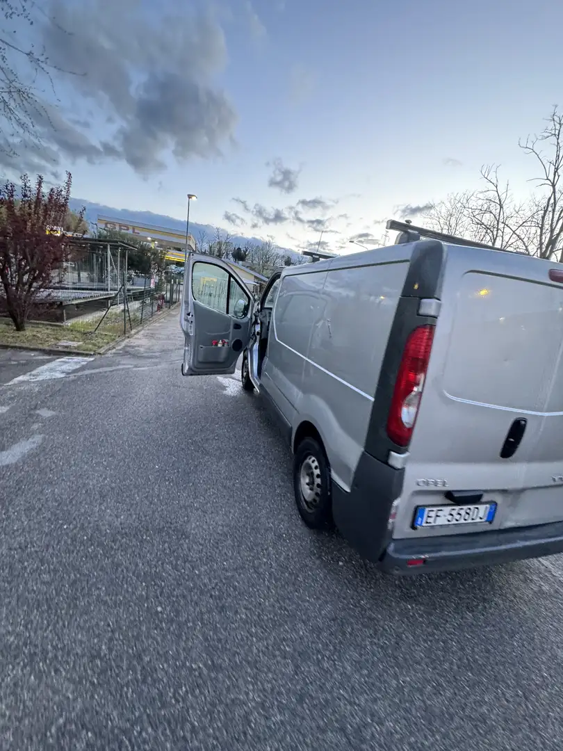 Opel Vivaro - 1