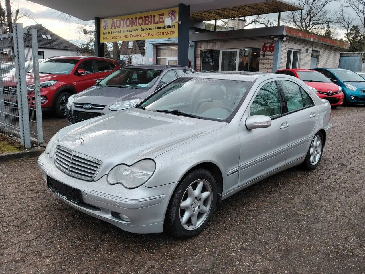 Mercedes-Benz C 240