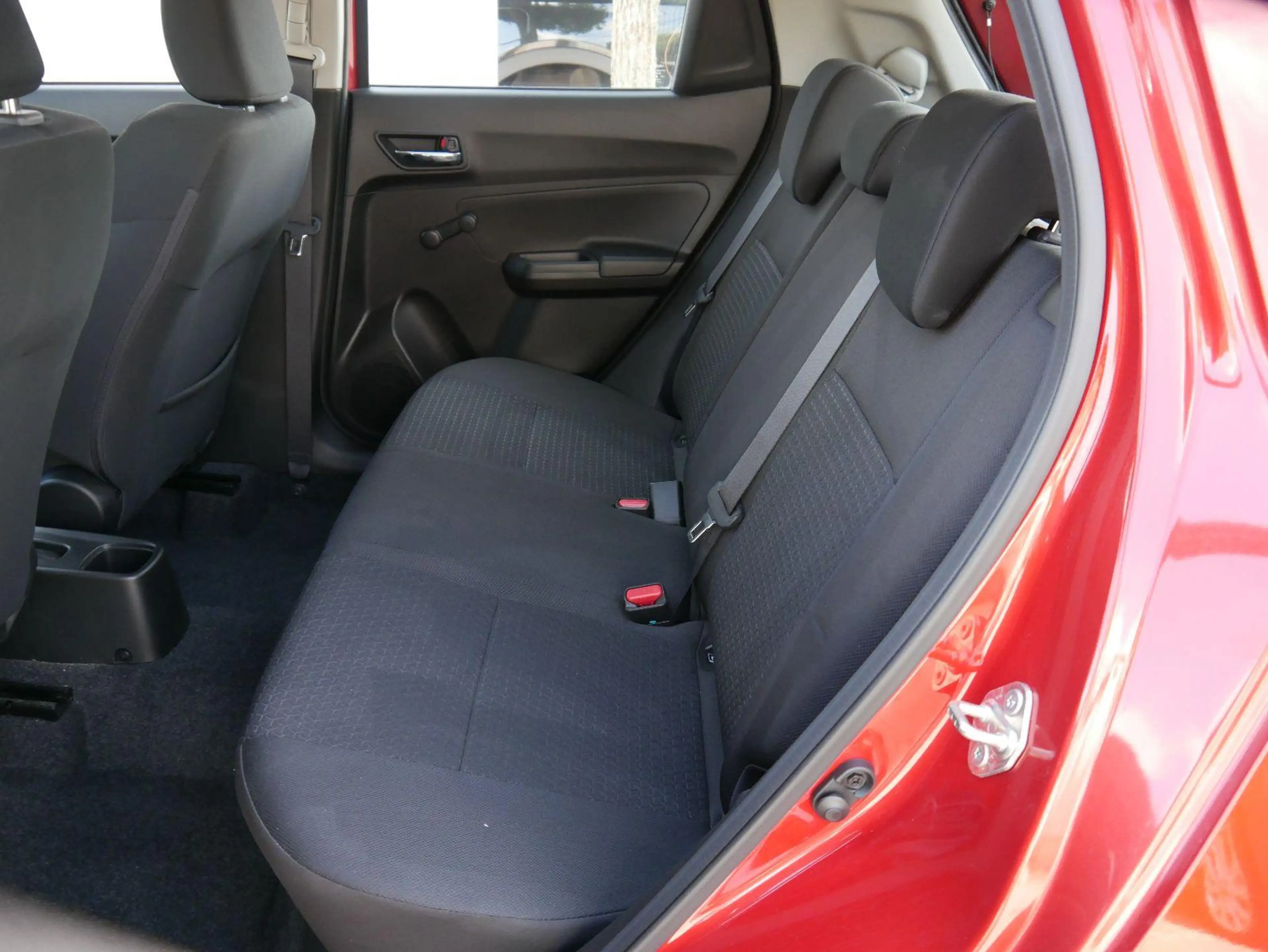 Suzuki Swift 1.2 Dualjet Hybrid CLUB * TEMPOMAT * KLIMA * START — photo 8