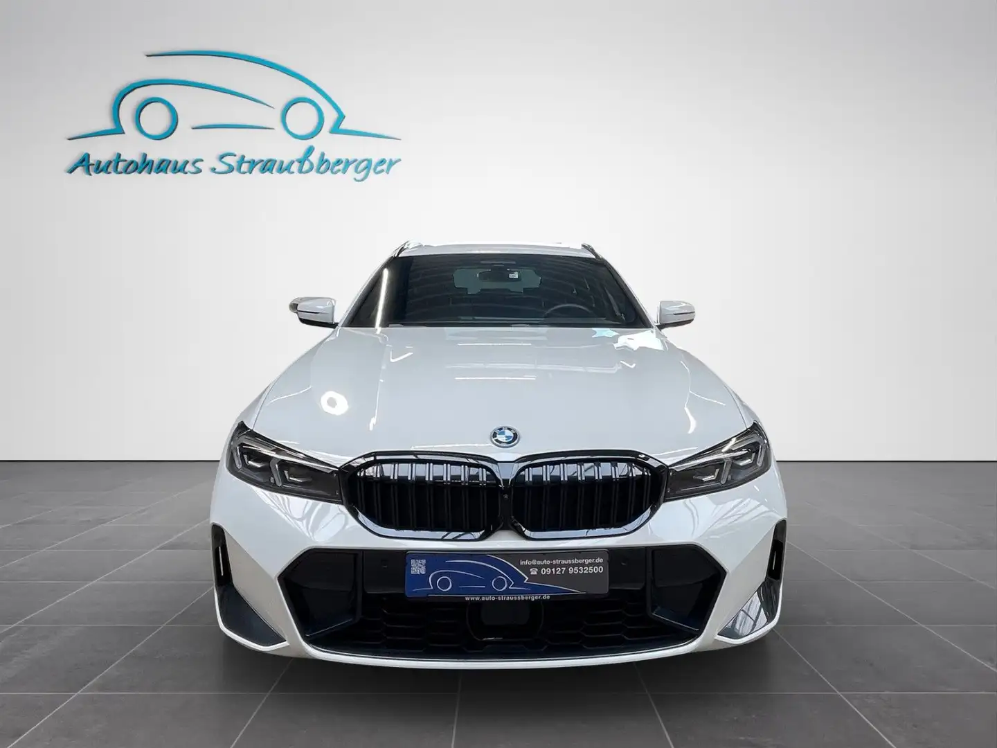 BMW 330 xe Touring M Sport Pro AHK ACC PANO 360° H/K Weiß - 1