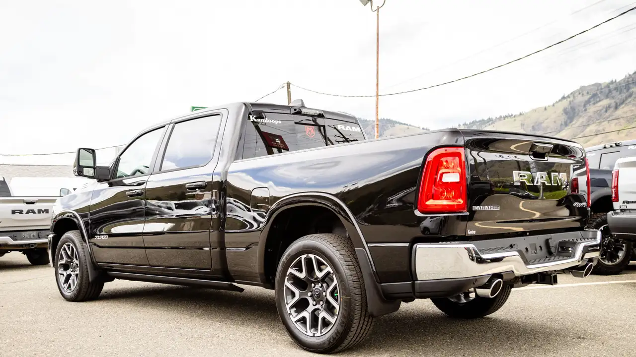 RAM 1500 снимка RAM 1500