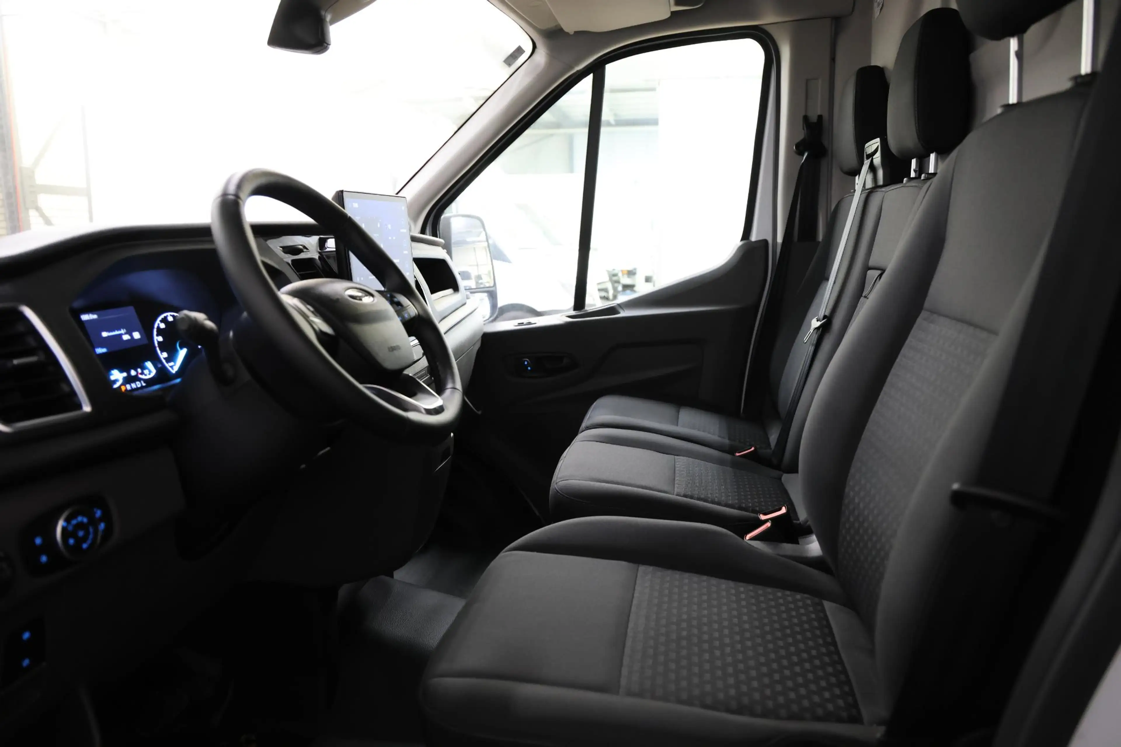 Ford E-Transit 350 L3H1 Trend 68 kWh KIPPER TIPPER ELECTRISCH — photo 5
