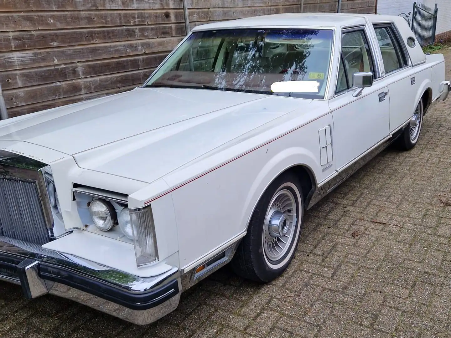 Lincoln Continental MARK VI Biały - 1