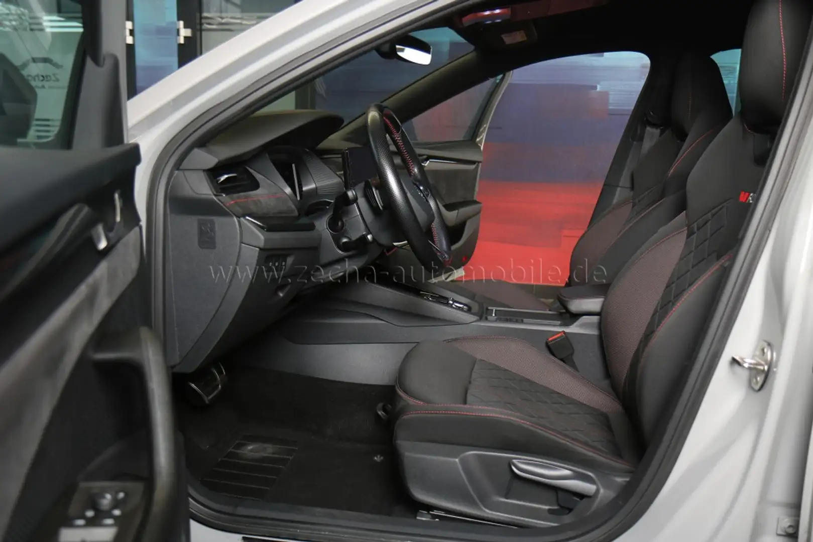 Skoda Octavia RS AHK.Lenkradhzg.LED.ACC.RFK.Spurhalteassit. Grau - 2