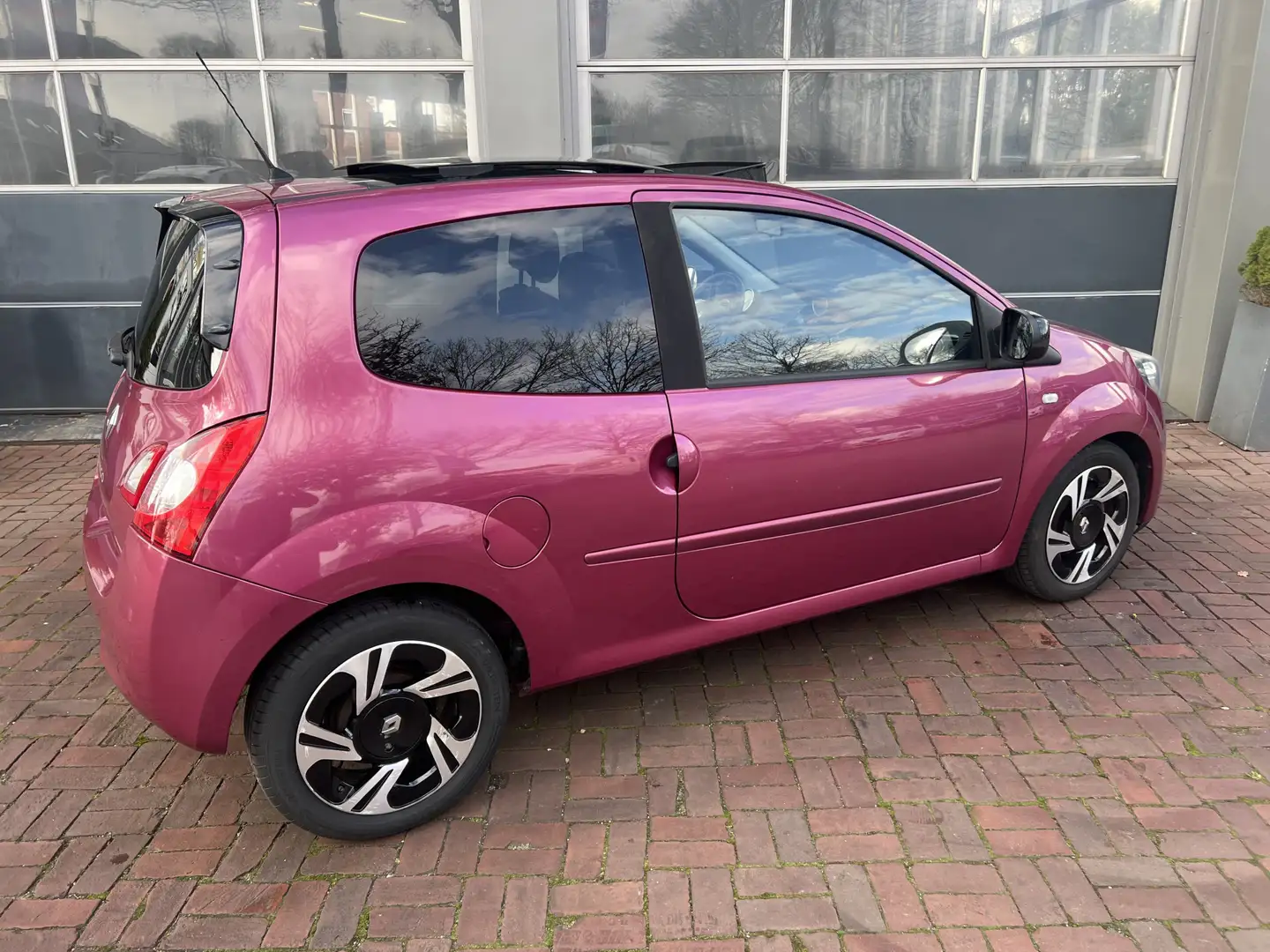 Renault Twingo 1.2 16V Dynamique Bj 2014 km 113.000 Airco,14Inch Paars - 2