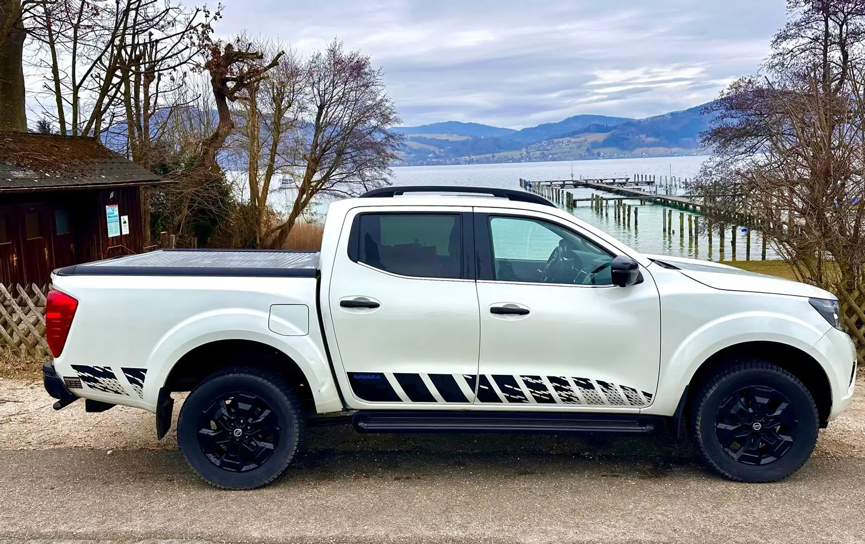 Nissan Pick up NP300 Белый - 2