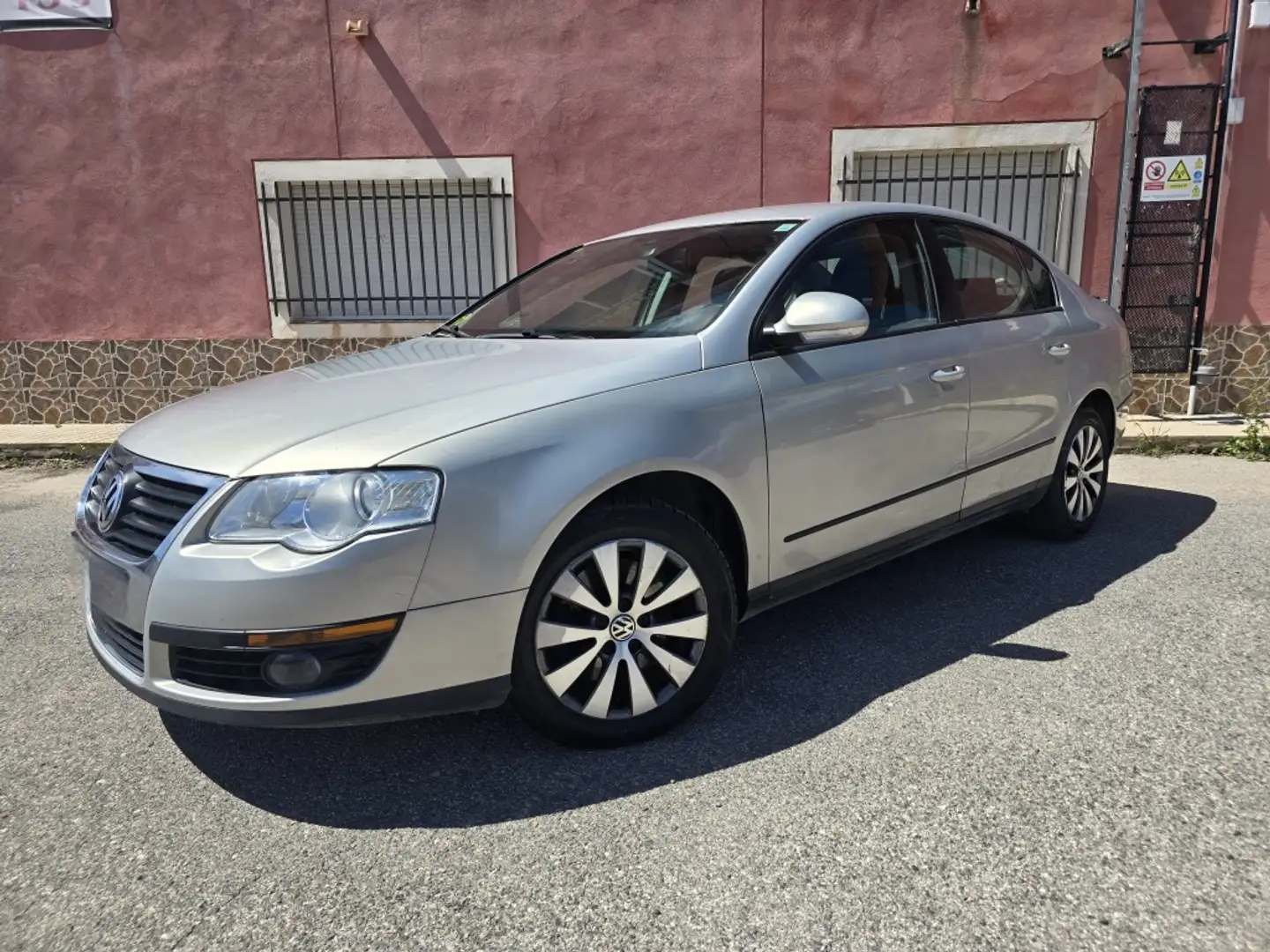 Volkswagen Passat 2.0TDI Advance BMT Gris - 2
