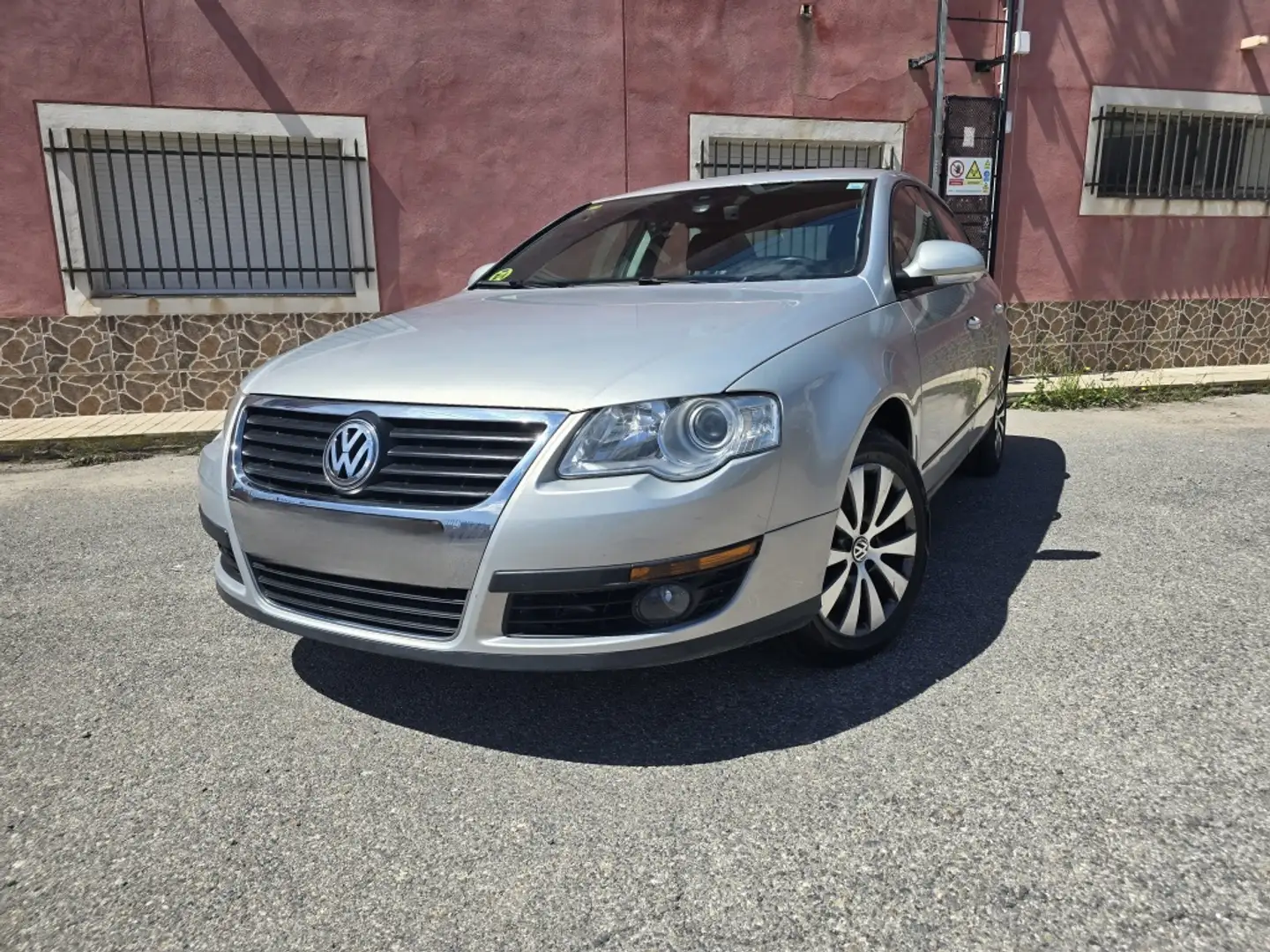 Volkswagen Passat 2.0TDI Advance BMT Gris - 1