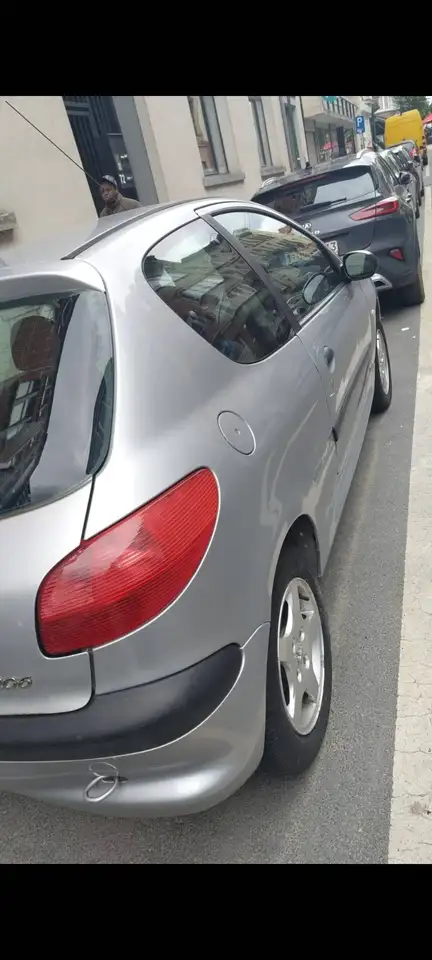 Peugeot 206 1.4i XR, foto 1