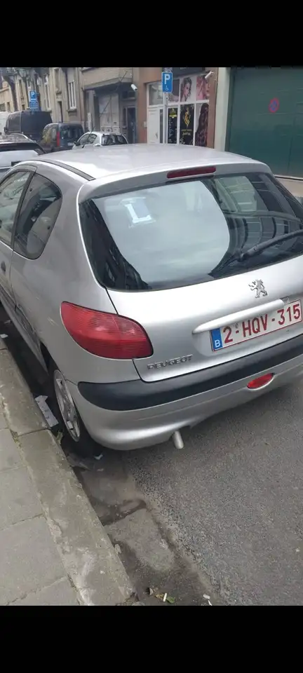 Peugeot 206 1.4i XR, foto 2