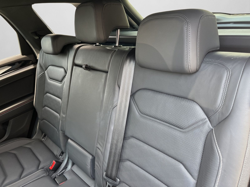 Volkswagen Touareg Elegance EDITION 20 R-Line 3,0 V6 TDI 4M — photo 15