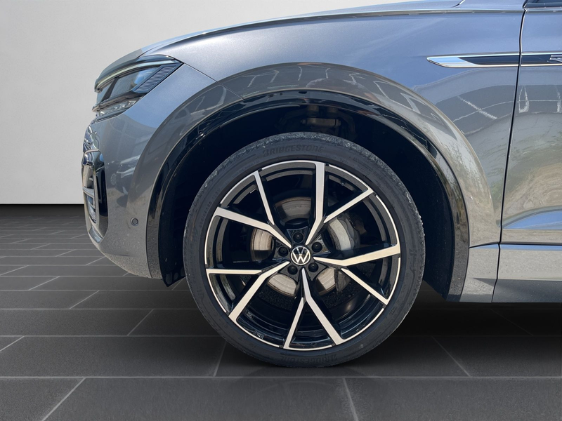 Volkswagen Touareg Elegance EDITION 20 R-Line 3,0 V6 TDI 4M — photo 9
