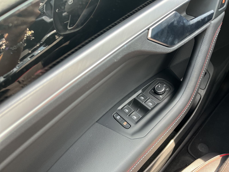 Volkswagen Touareg Elegance EDITION 20 R-Line 3,0 V6 TDI 4M — photo 14